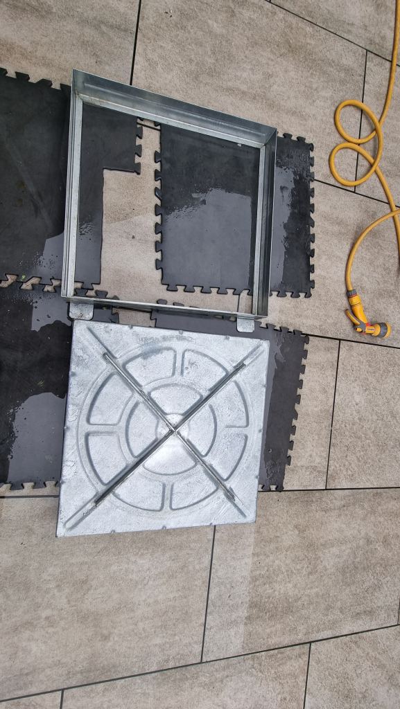 Galvanised Steel Manhole Cover and Frame – New unused 
