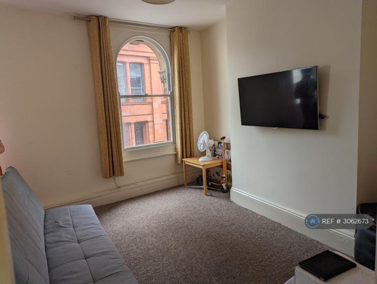 1 bedroom flat in East Street, Bedminster, Bristol, BS3 (1 bed) (#3062673)