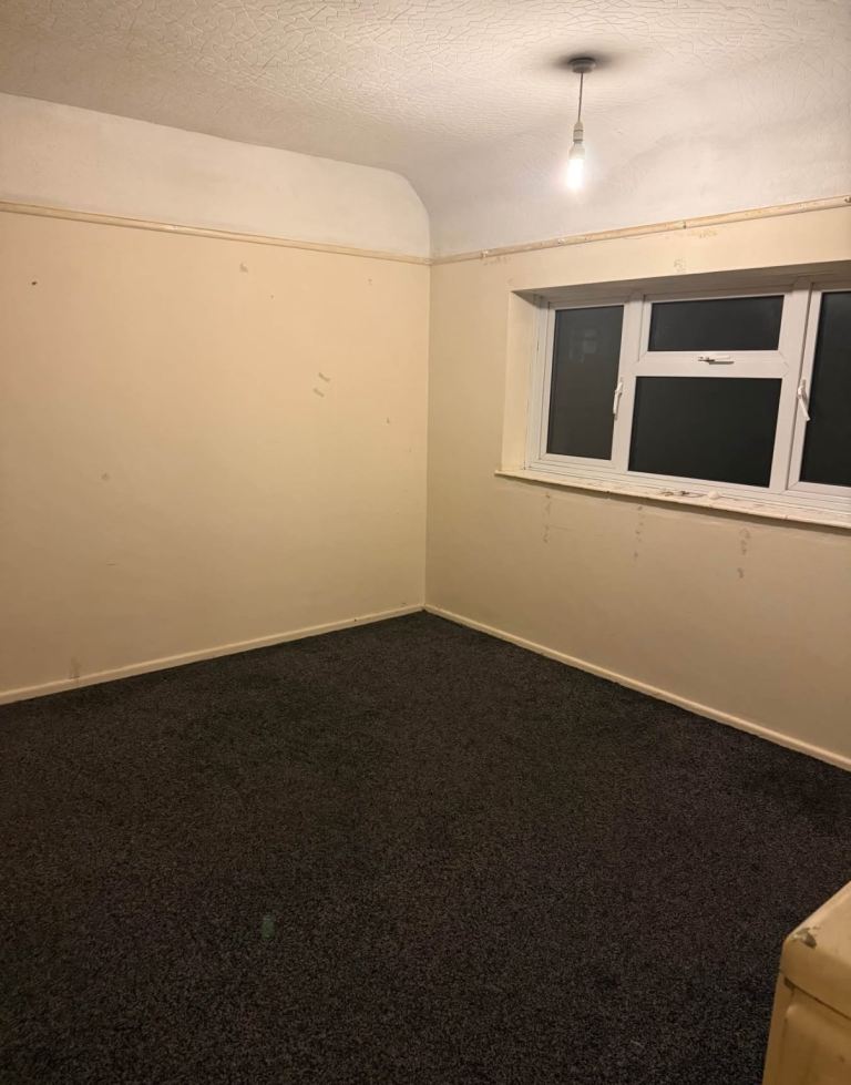 Room to rent in woking
