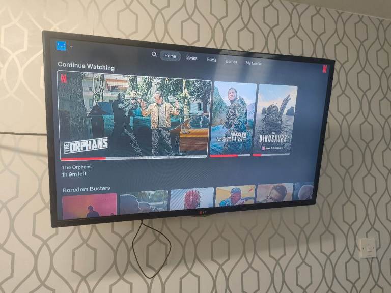 42" lg tv with Roku stick. 