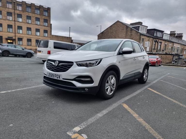 2020 Vauxhall Grandland X SE 1.2 TURBO, 17,000 MILES. 6 Months MOT.