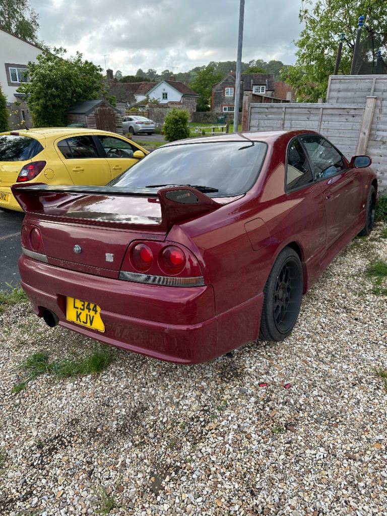 SkylineGTST ONLY 51,000 miles genuine 1 owner needs tlc collecters  car 