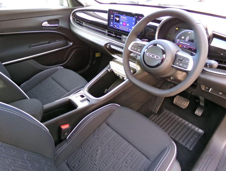 2025 Fiat 600 1.2 Hybrid 48V 136 5dr eDCT-6 HATCHBACK PETROL Automatic