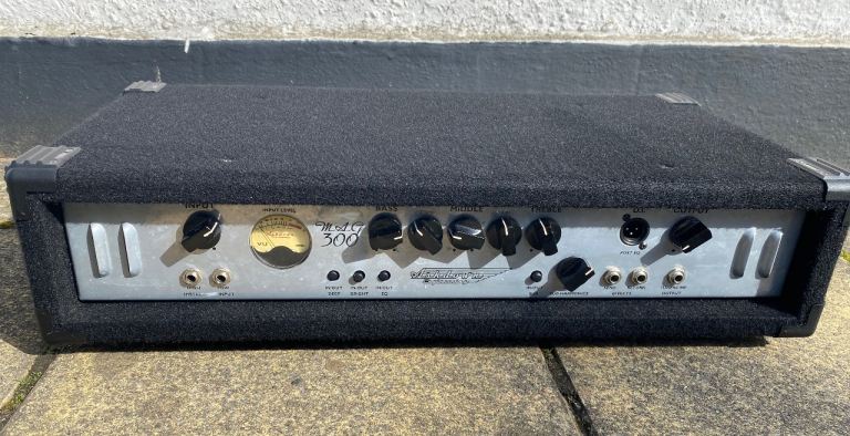 Ashdown MAG300 bass amp