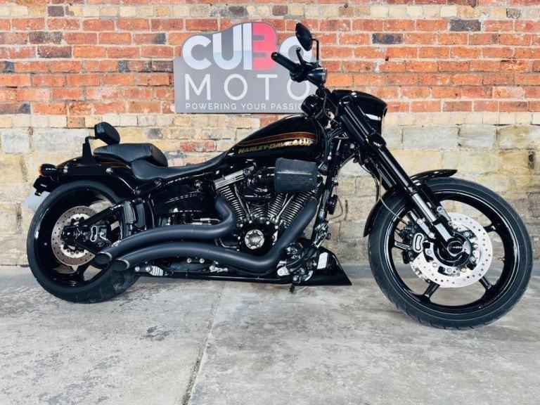 HARLEY-DAVIDSON CVO 1801 PRO STREET BREAKOUT 2017 17