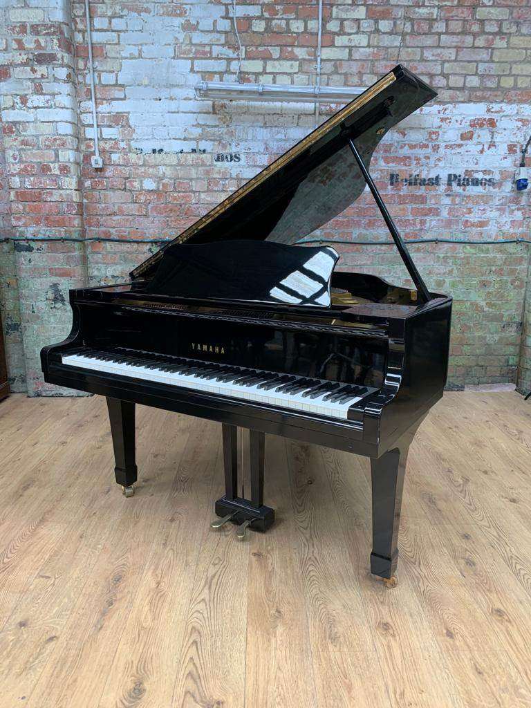 Yamaha G1 Grand piano | c.1975 | Black Ebony Polyester Case