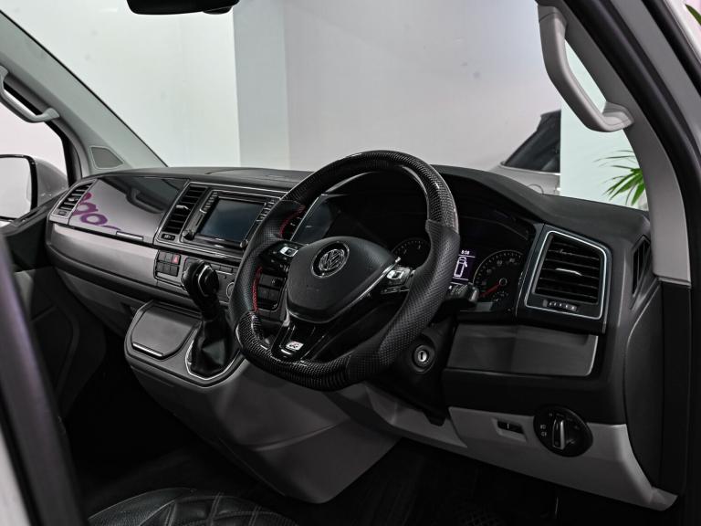 2018 Volkswagen Transporter 2.0 BiTDI BMT 204 Highline Kombi Van 4MOTION DSG WINDOW VAN DIESEL Au...