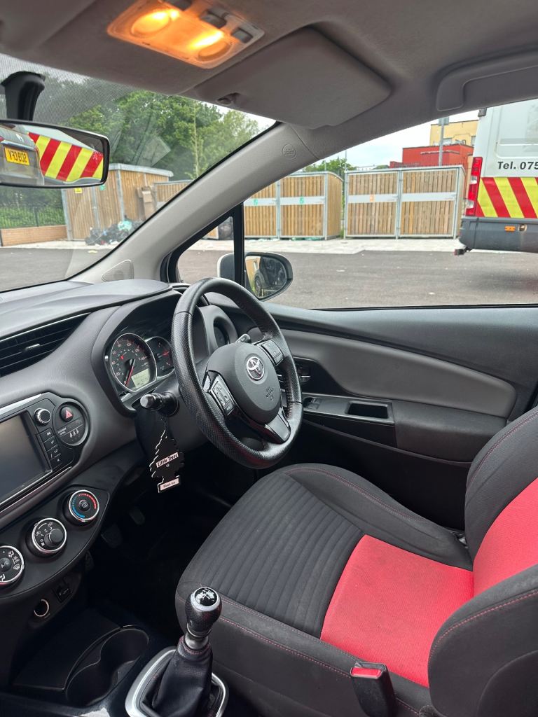 Toyota, YARIS, Hatchback, 2014, Manual, 1329 (cc), 5 doors