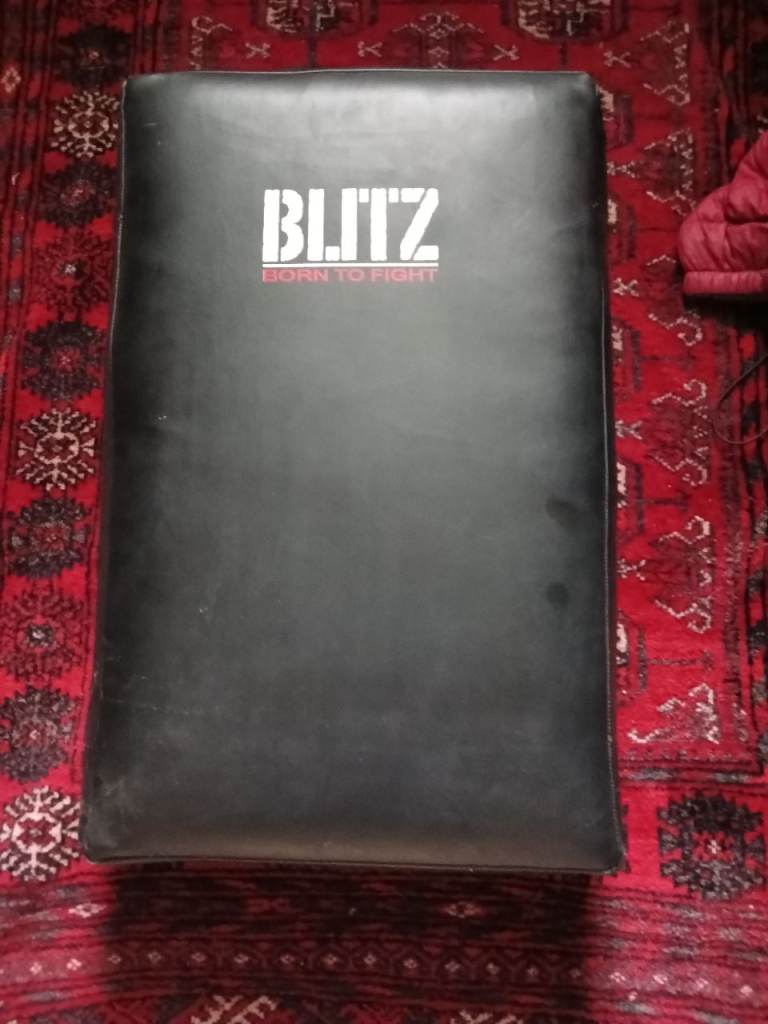 Blitz large kick pad 
