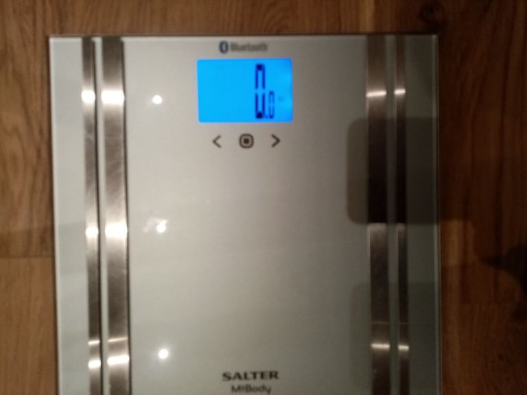 Salter Bluetooth Analyser Scale 9159LD. Comes with the box. Good as new.