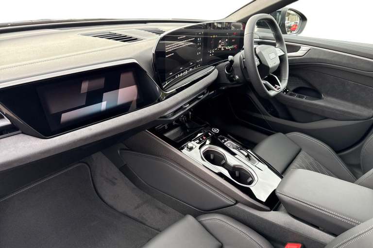 2025 Audi A6 Saloon 2.0 e-hybrid 25.9kWh Launch Edition S Tronic quattro Euro 6 (s/s) 4dr Saloon ...