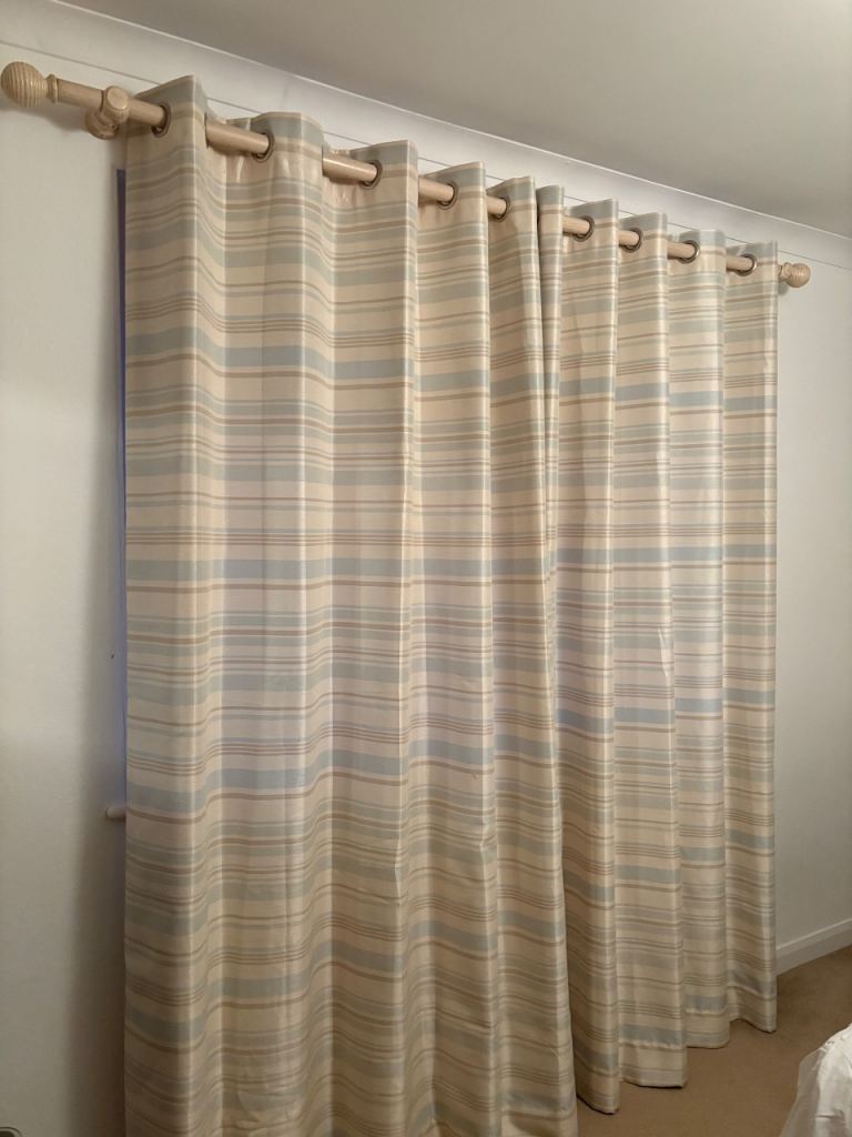 Fully lined. Full length curtains 