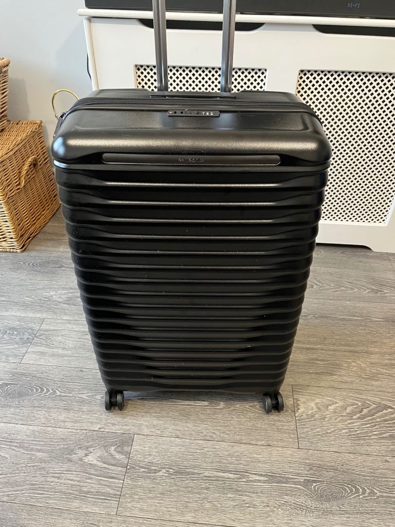 New Samsonite Large suitcase