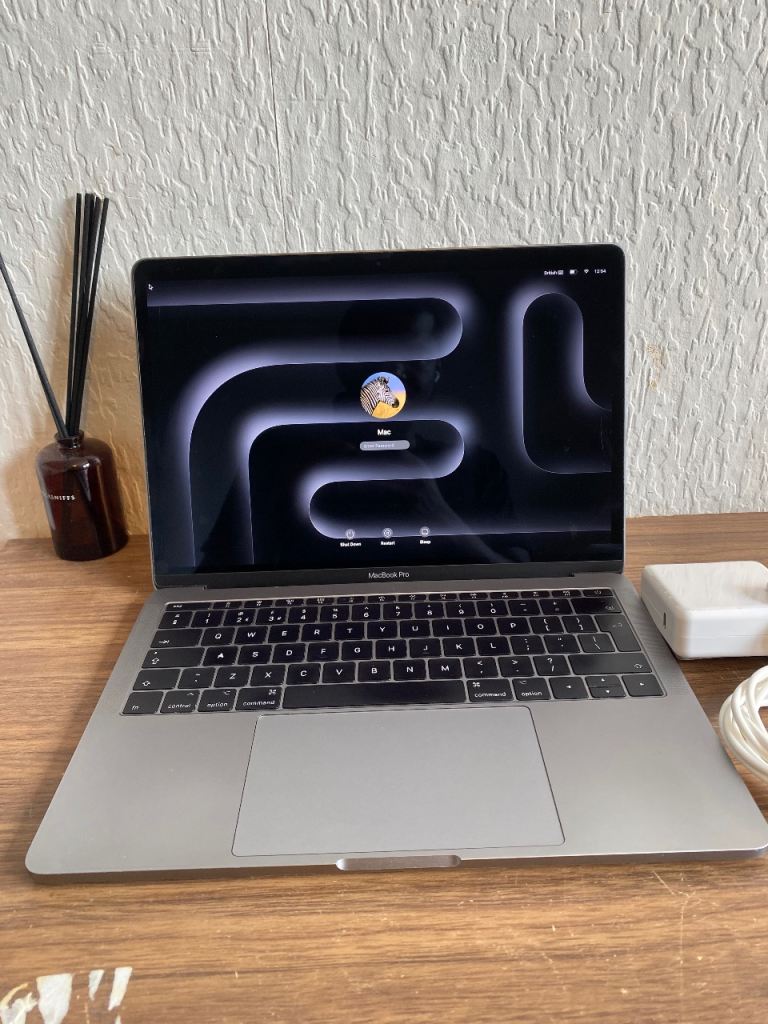 Apple MacBook Pro 13" 2017 Space Grey | Intel Core i5 | 8GB RAM | 512GB SSD