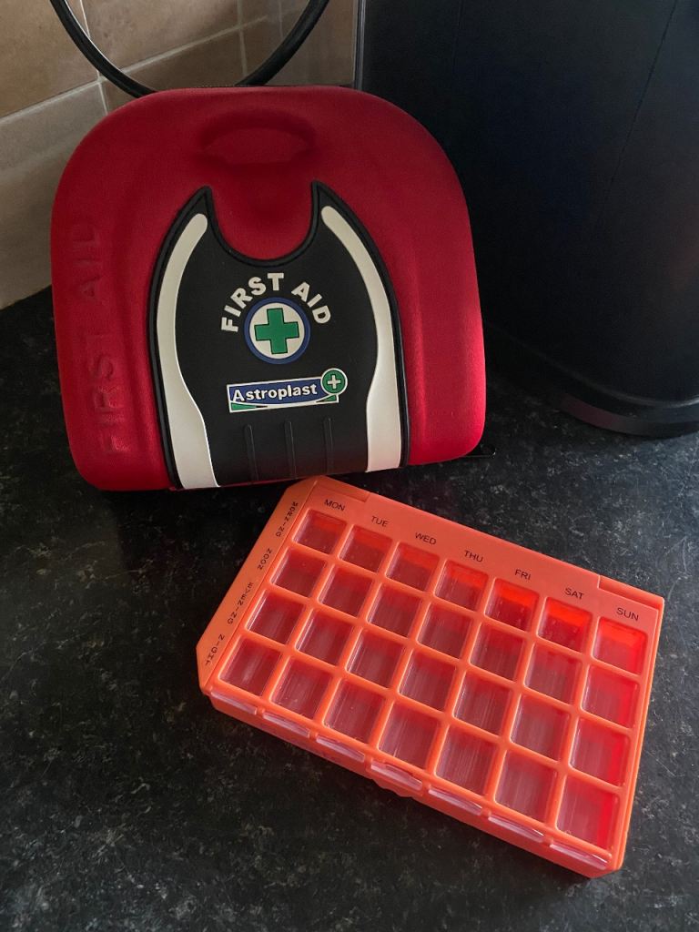 7 Day Pill Organiser & First Aid Kit 