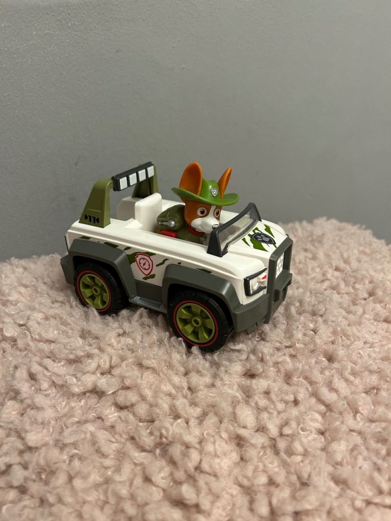 Paw patrol tracker and vehicle set