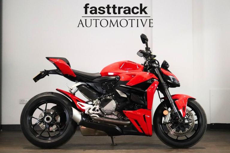 Ducati Streetfighter V2 955 - 2022 - 1 OWNR FRM NEW - FULL DUCATI HSTRY - EXTRAS