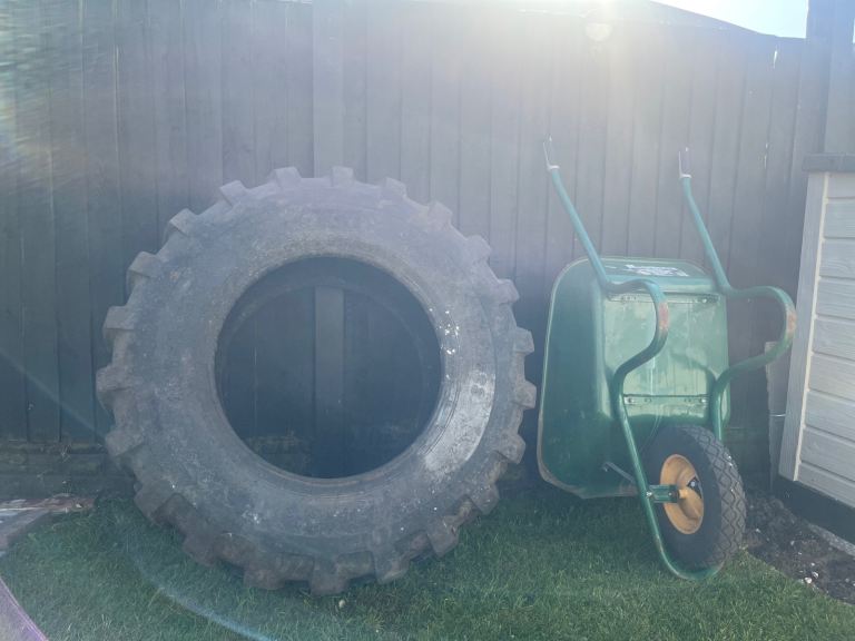 Jcb  tyre.  15.5-25 GR288