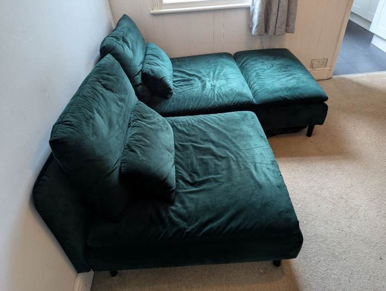 IKEA Soderhamn Sofa with chaise longe. Green velvet.