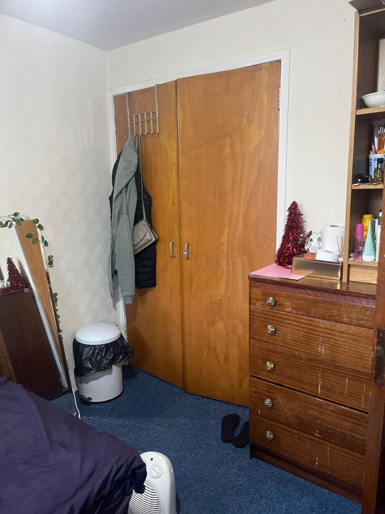 ROOM FOR RENT - Female preferred