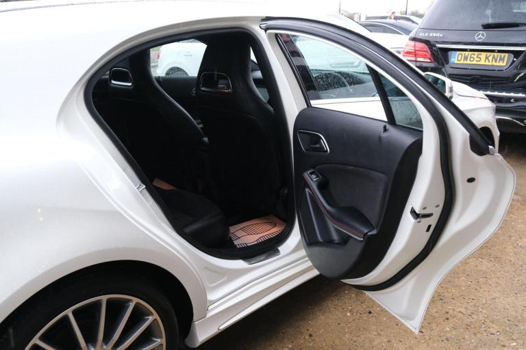  Mercedes-Benz A-Class 1.6 A180 BlueEfficiency Sport Hatchback 5dr Petrol 7G-DCT Euro 6 (s/s) (12...