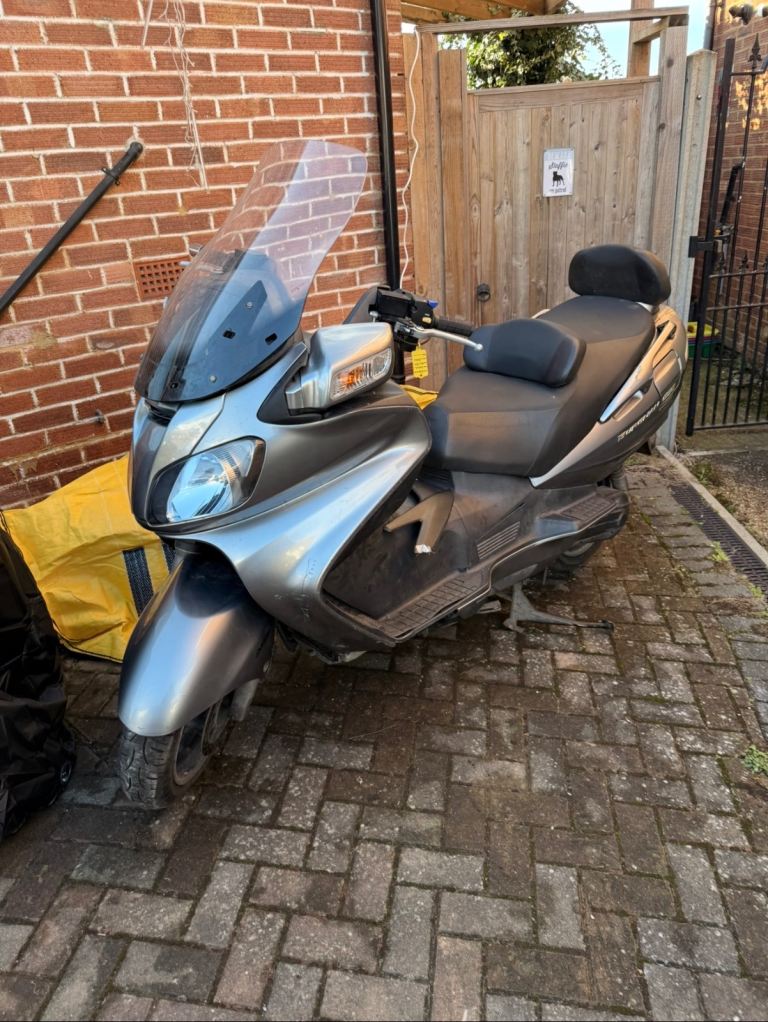 Suzuki Burgman 650