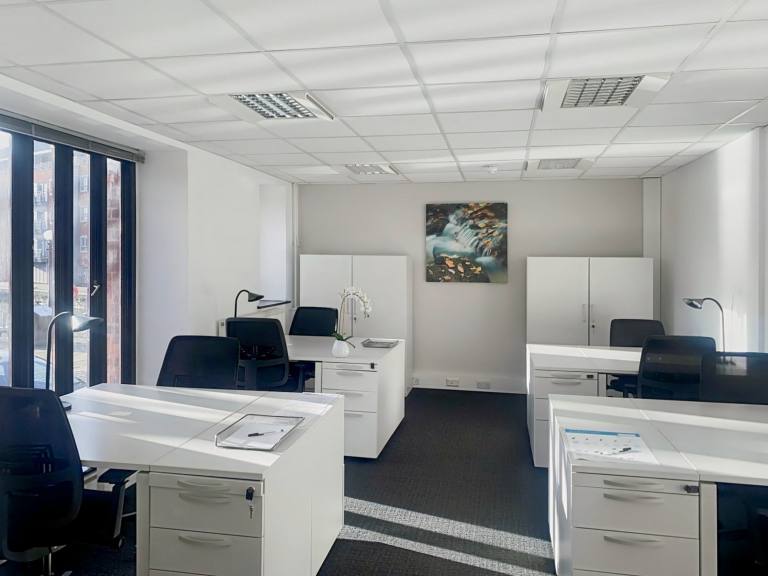 Gloucester - GL1 2FB \ Find Office Space with 5 Desks
