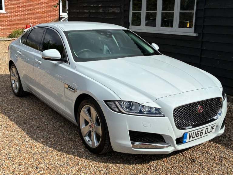 2016 Jaguar XF 2.0d [180] Portfolio 4dr Auto SALOON DIESEL Automatic