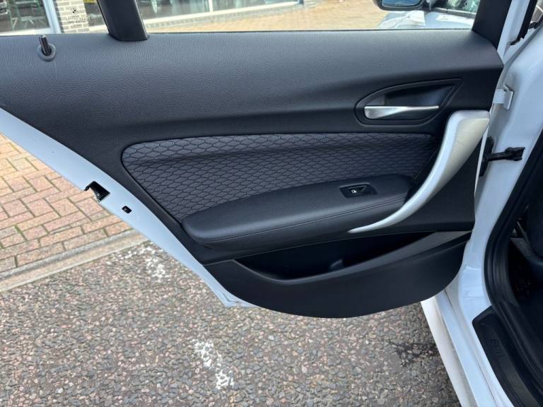 2015 BMW 1 Series 118i [1.5] M Sport 5dr Step Auto HATCHBACK PETROL Automatic