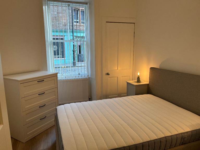 Fresh & Sunny Furnished One Bed Flat At The Shore/Leith, Edinburgh