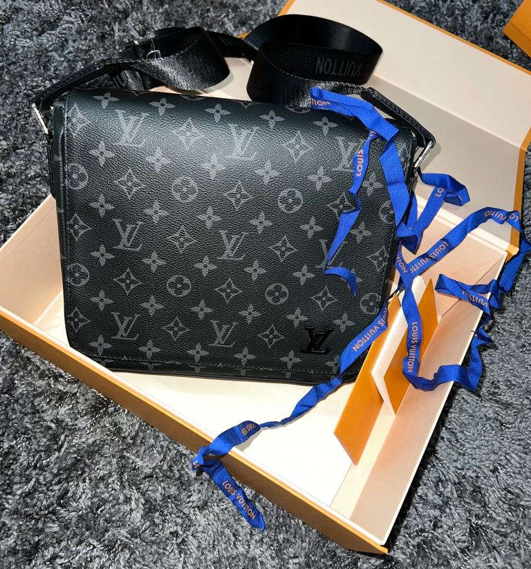 Louis Vuitton District Pm Messenger Bag Brand New Boxed Bargain 