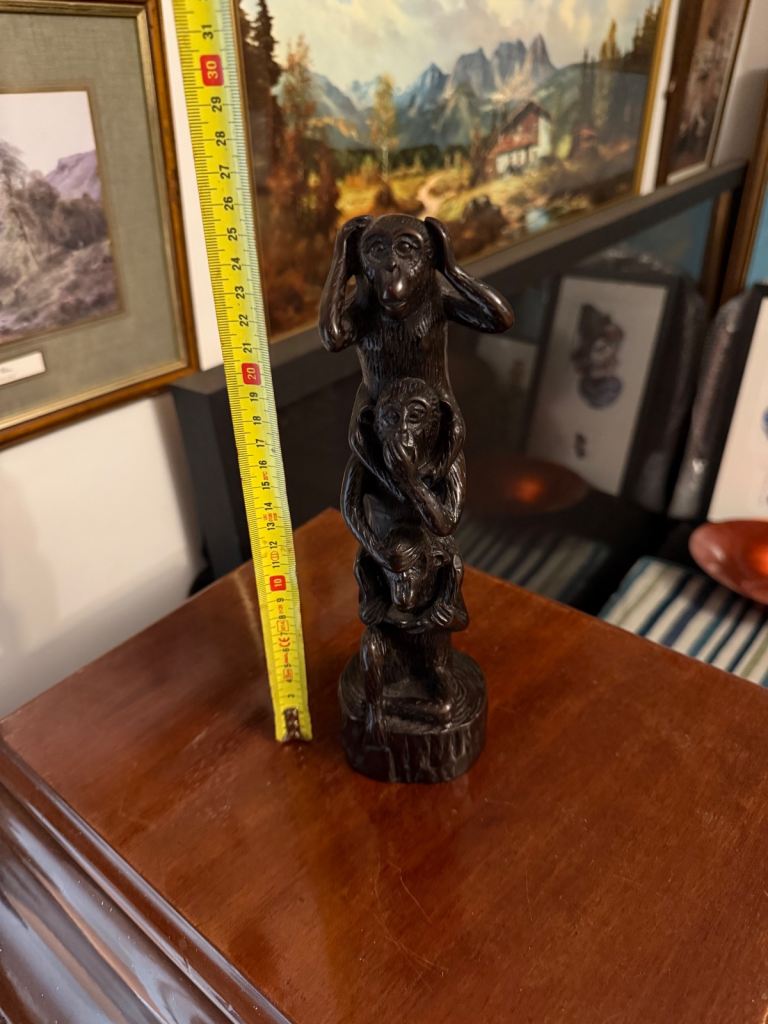 3 wise monkeys figure