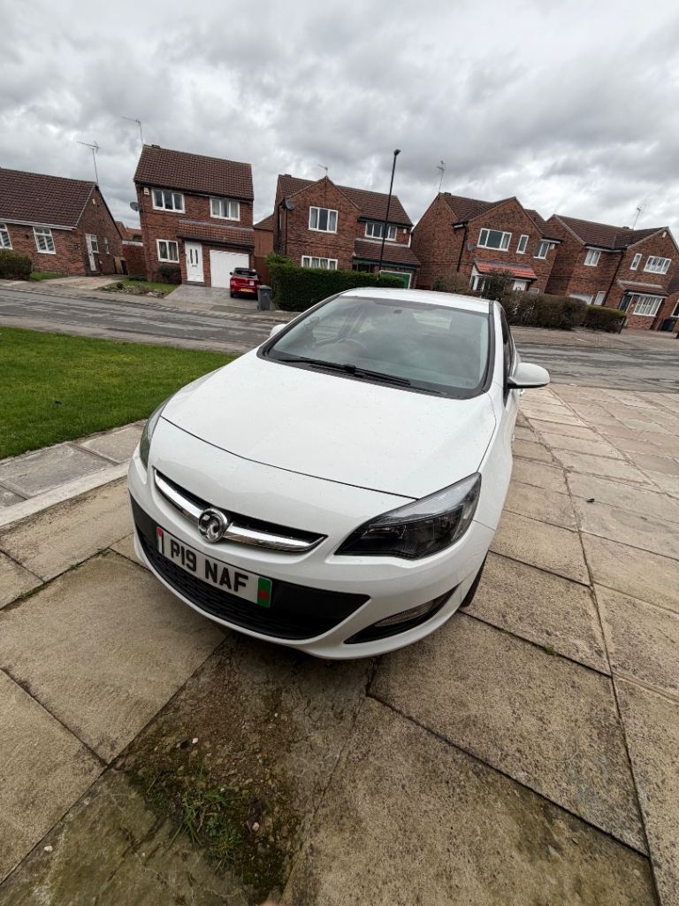Vauxhall astra 2013 1.6L