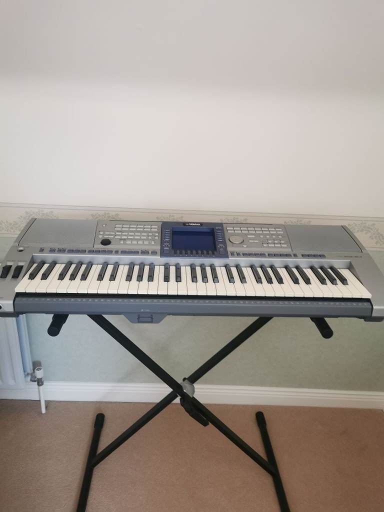 Electric keyboard and stand