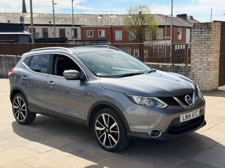 2014 Nissan Qashqai 1.6 dCi Tekna 5dr Xtronic HATCHBACK Diesel Automatic