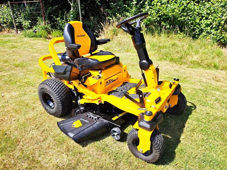 46" Lawn Tractor Cub Cadet Ulitima. Used.  Free 48" towing Grass Collector Never used,  