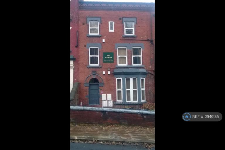 4 bedroom flat in Woodsley Road, Leeds, LS2 (4 bed) (#2949135)