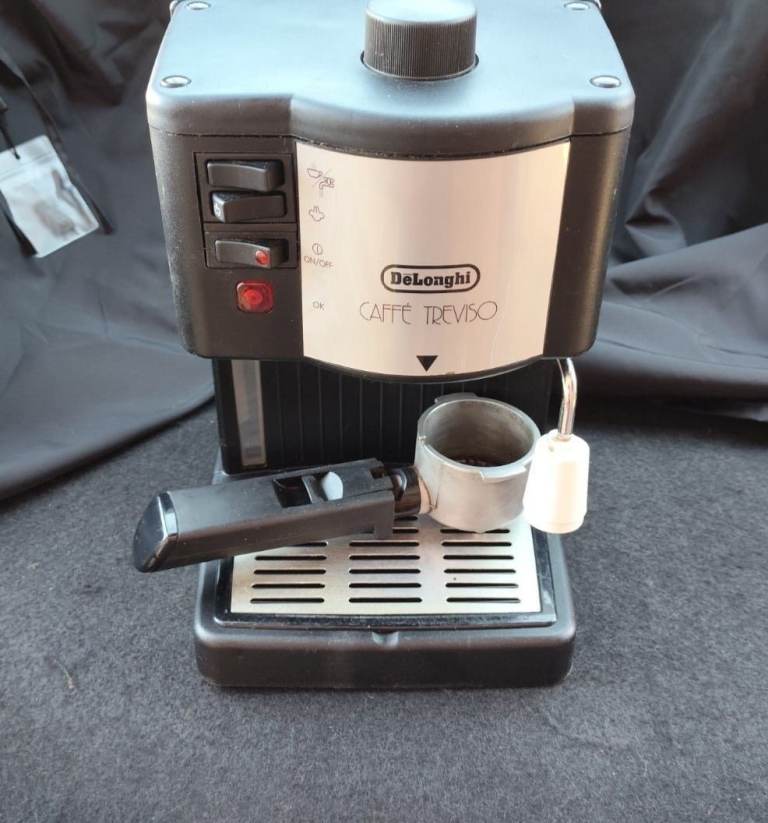 DeLonghi CAFFE TREVISO Espresso Coffee Drink Machine BAR14FE
