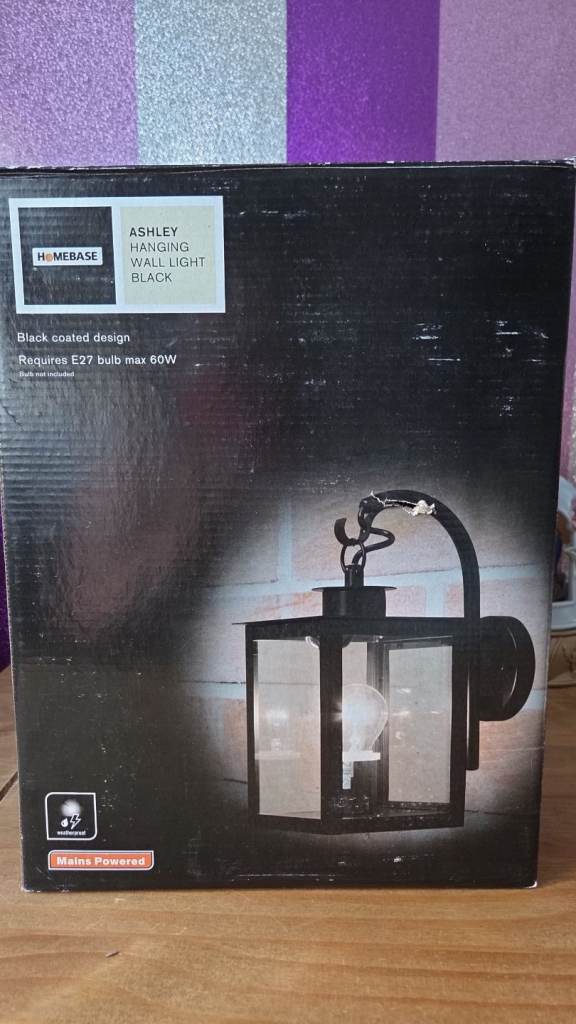 Homebase hanging outside wall light (new)
