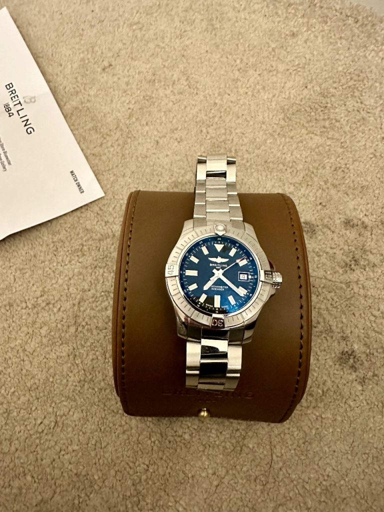 Breitling avenger 43 automatic black dial 