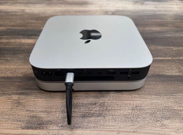 MacMini M2 Pro 10-Core [2023] 32GB RAM • 512GB SSD + Satechi 4TB