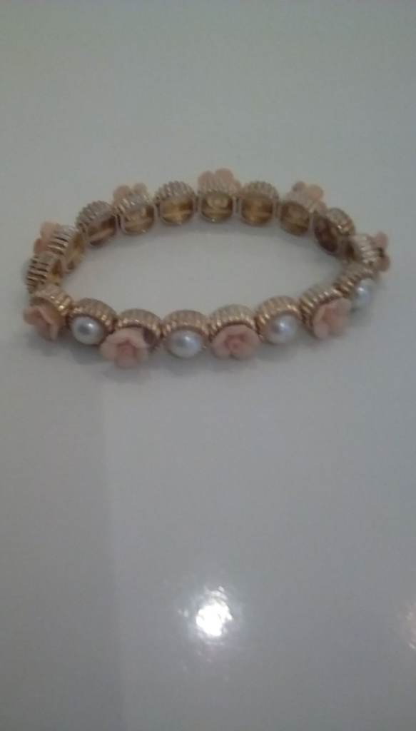 Flower/Pearl Bracelet