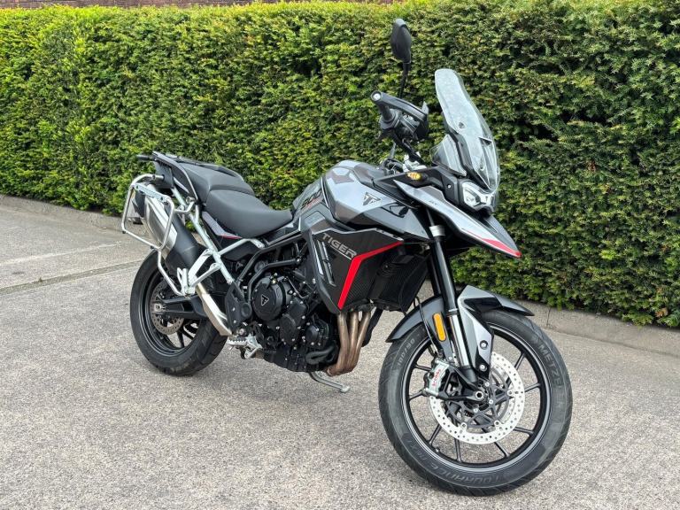 2025 TRIUMPH TIGER 900 GT IN GRAPHITE WITH JUST 7372 MILES