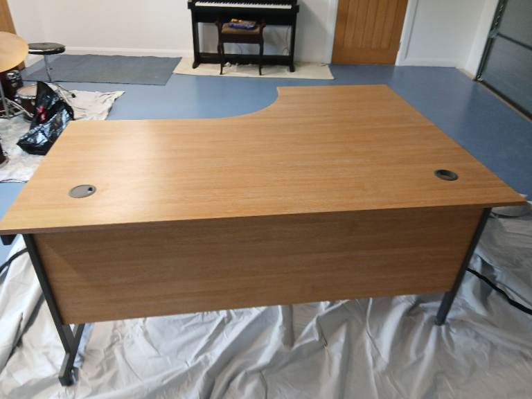Desk, L shape