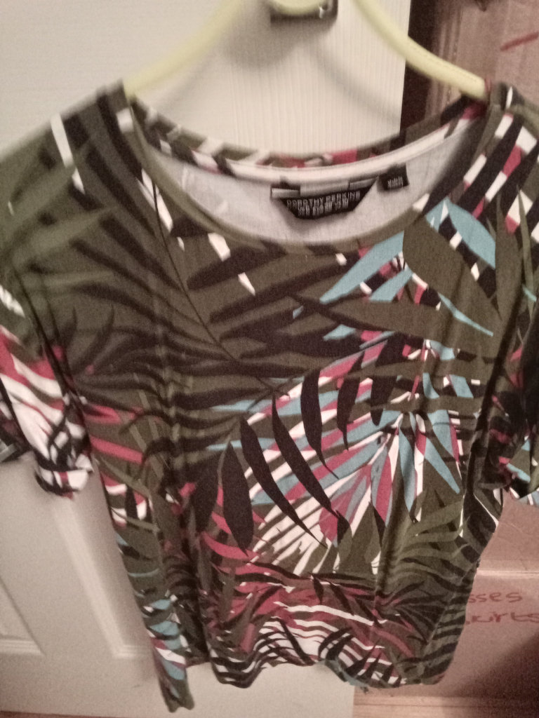 (733) DP ladies t-shirt/top, size 10