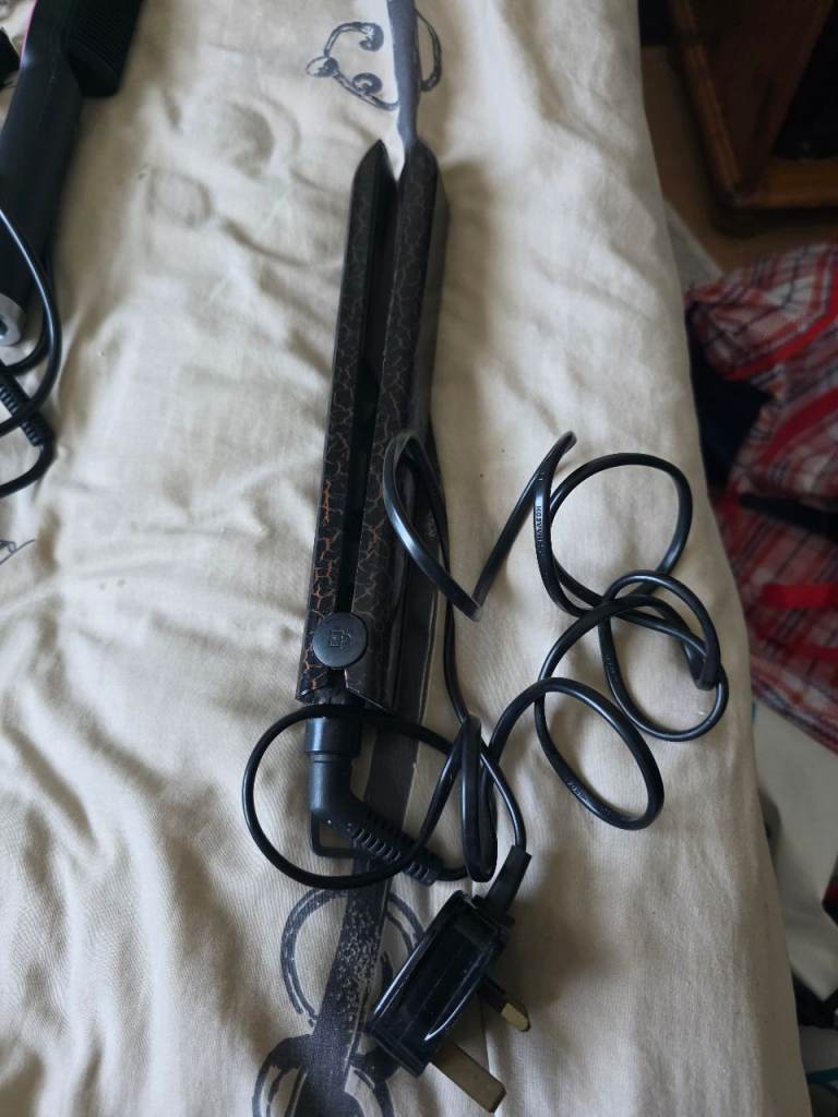 Hair Straighteners - Black Patterned, Good Condition