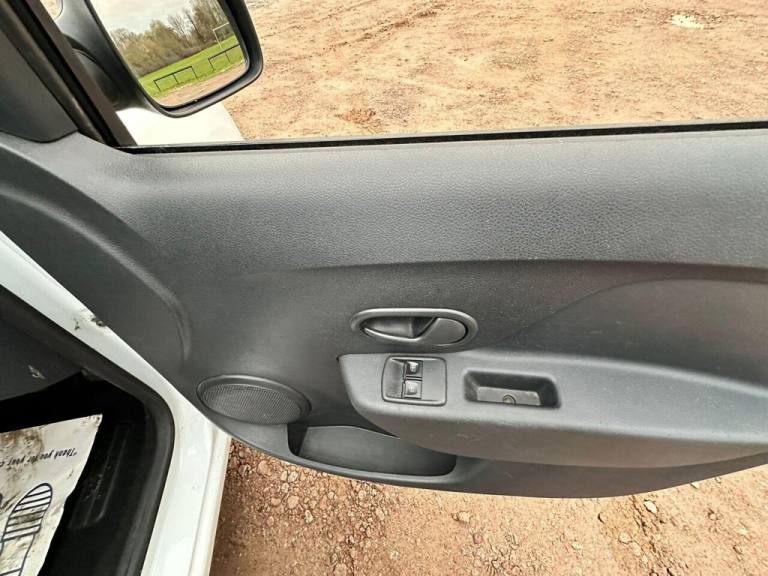 2017 Dacia Sandero 1.0 SCe Ambiance 5dr HATCHBACK PETROL Manual