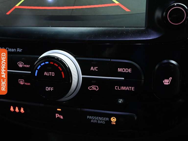 2015 Kia Soul 1.6 CRDi Maxx SUV 5dr Diesel Manual Euro 5 (126 bhp) Hatchback DIESEL Manual