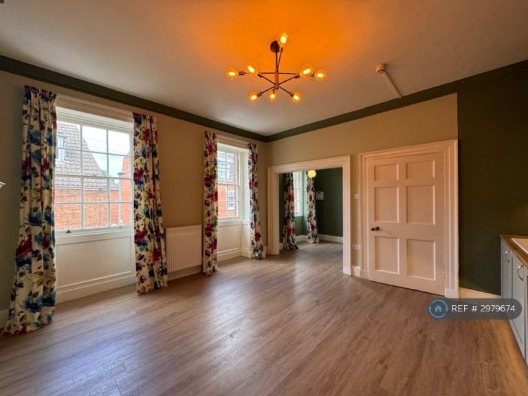 2 bedroom flat in Friarn Street, Bridgwater, TA6 (2 bed) (#2979674)