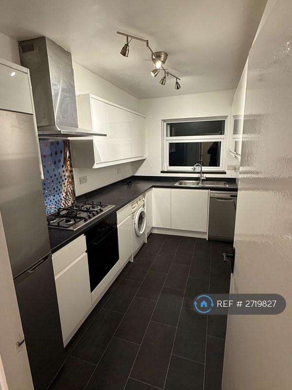 1 bedroom in Sanderstead Road, South Croydon, CR2 (#2719827)